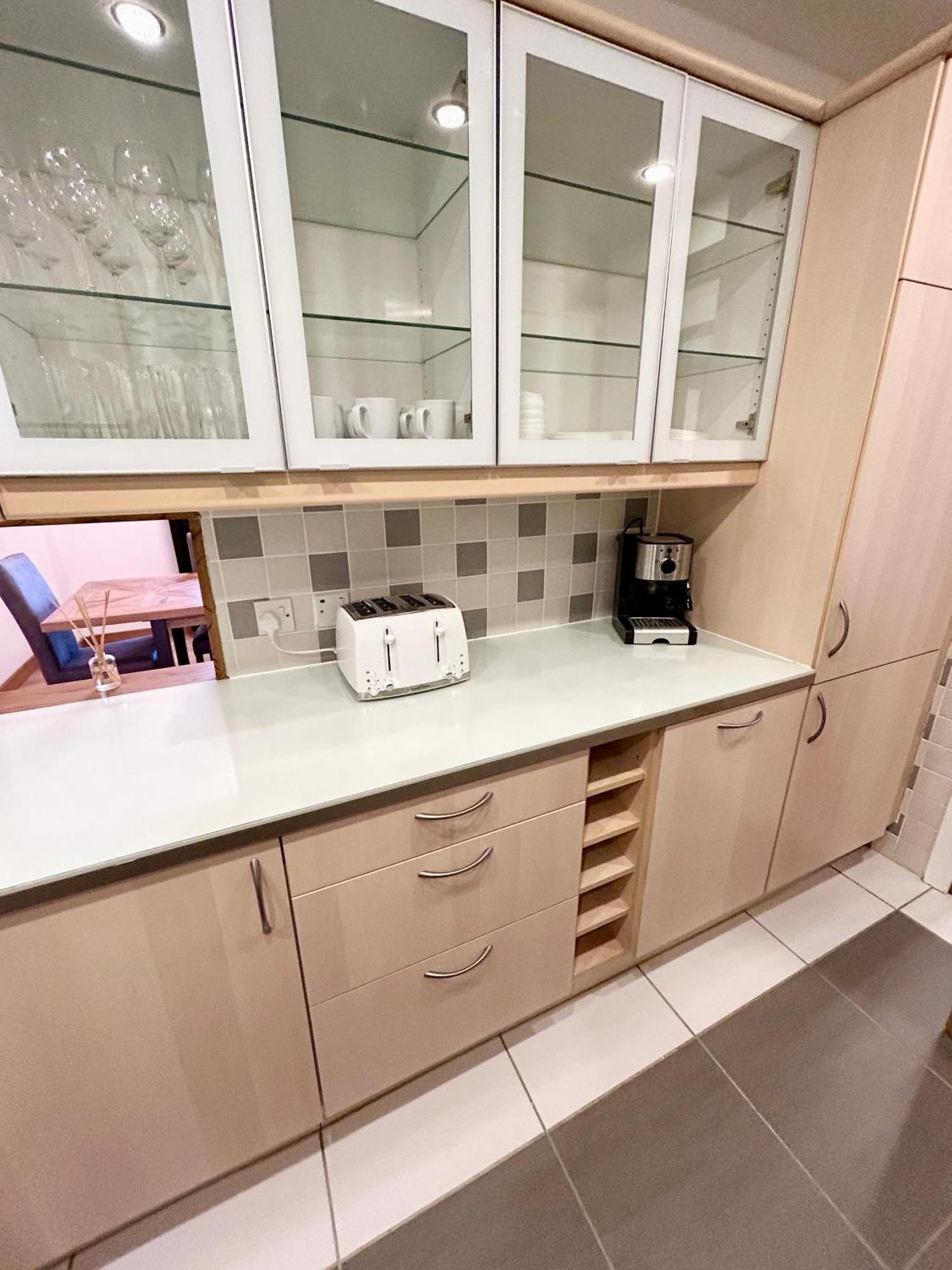 Spacious 3 Bedroom Apartment Close To Marina, 2 Parking Spaces, Kingsize Or Single Beds Southampton Exterior foto